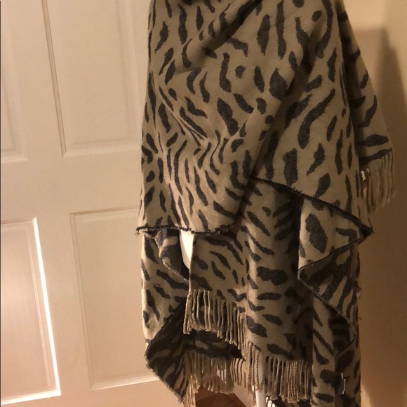 Chico”s Zebra Inspired Wrap - Picture 3 of 5